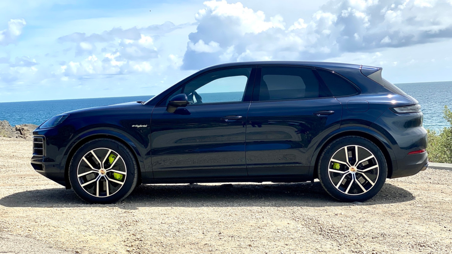 Porsche Cayenne EHybrid 2024 SUV Drive